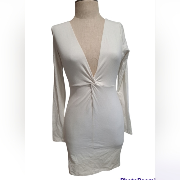 Guess Dresses & Skirts - Vintage Y2K GUESS White Plunging neckline Knotted size Small